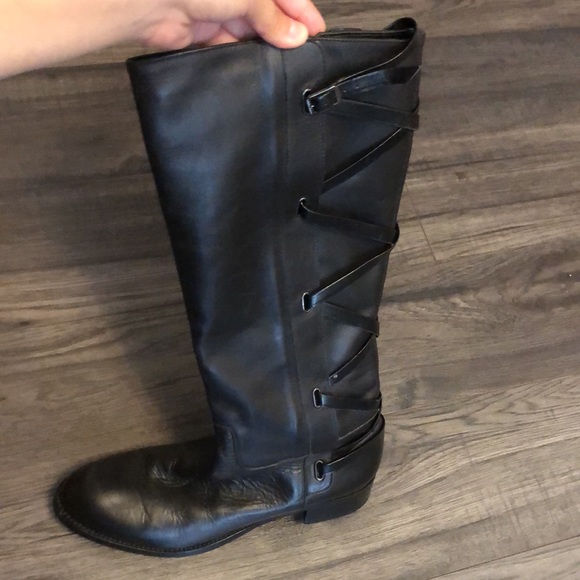 Long Leather Ladies Boots(GENTLY USED) - Picture 2 of 5